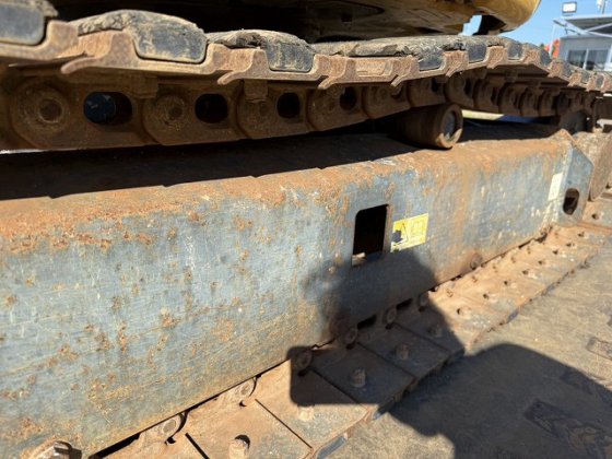 2016 コマツ PC30MR-5N0