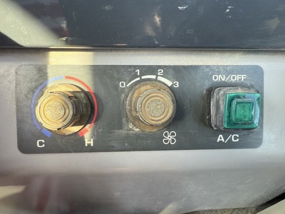 2016 コマツ PC30MR-5N0