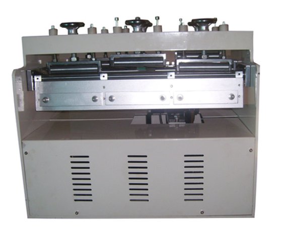 抵抗のロスの靴の足底のためのゴム製試験装置を曲げること、ASTM の標準