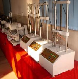 引張強さのテスターの引張試験機械を引き裂くデスクトップのマイクロ電子圧縮