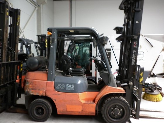 2004 Toyota 02-7FGF30 in Vecsés,