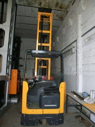 2002 Jungheinrich ETV 320 in