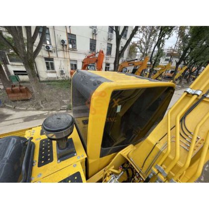 2022 Komatsu PC200-8