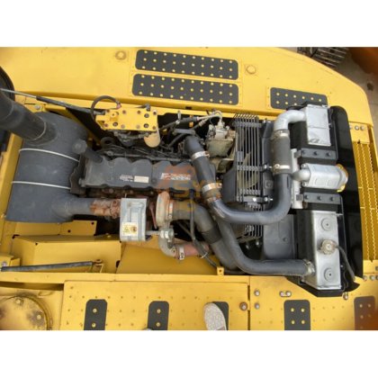 2021 Komatsu PC240-8