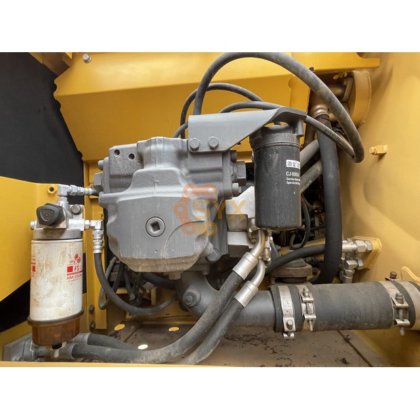 2022 Komatsu PC240-8