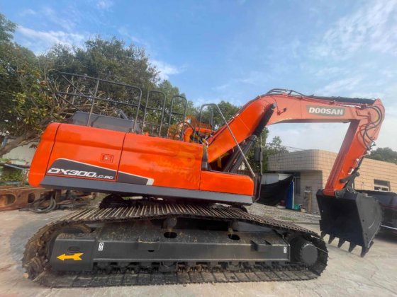 2023 Doosan 300LC