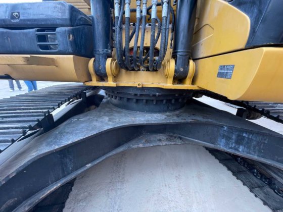 2023年卡特彼勒 323D