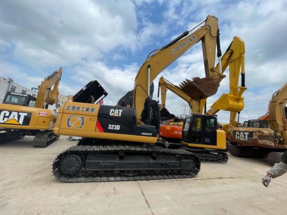 2023年卡特彼勒 323D