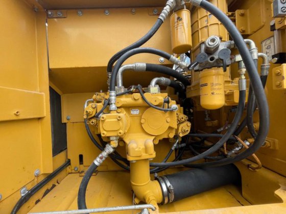 2023年卡特彼勒 323D