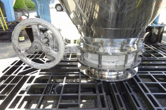 2011 粉体ホッパー