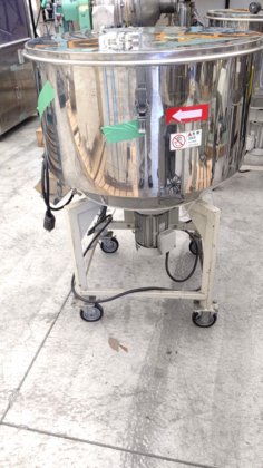 2011 タンブルミキサー（ペレット混合機）