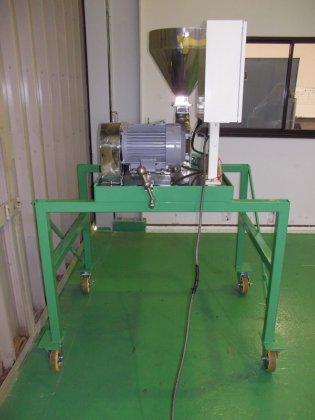 名板無し ナイフハンマー羽根