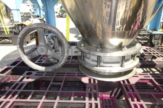 2011 粉体ホッパー