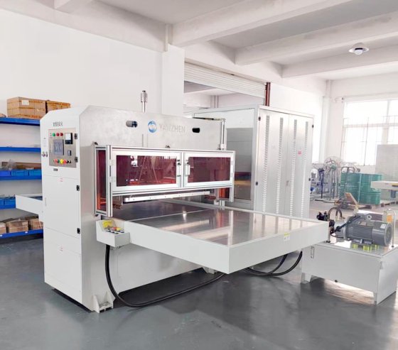 海绵地垫、淋水片高周波压花机