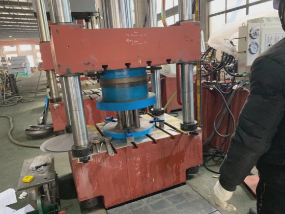 Hydraulic Automation of End Cap Forming Equipment Tank Body in Zhejiang ...
