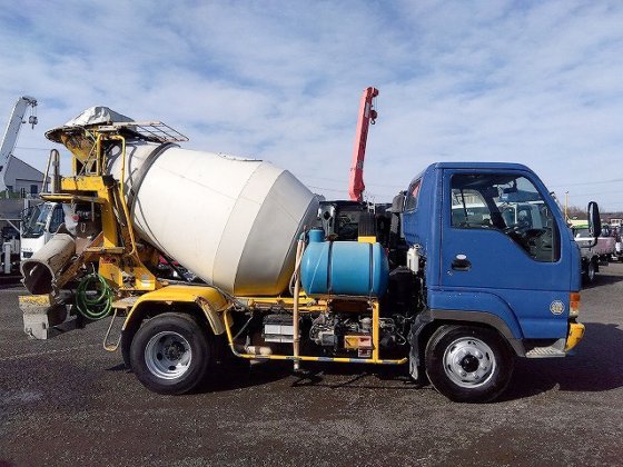 2003 いすゞ KK-NRR35C4