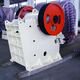 欧版可调排料口石灰石破碎颚式破碎机维护