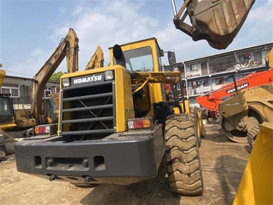 小松WA320-3轮式装载机