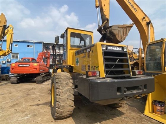 小松WA320-3轮式装载机