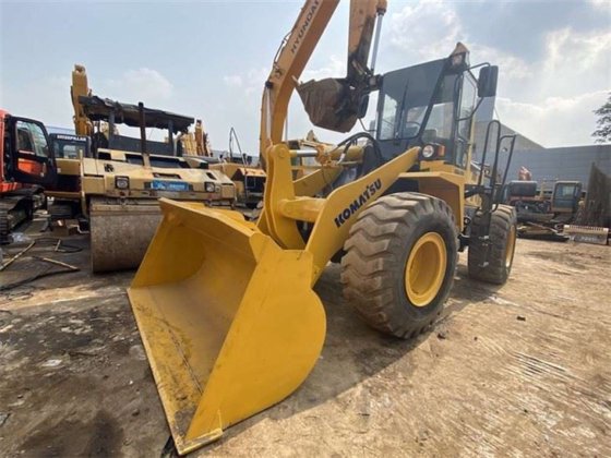 小松WA320-3轮式装载机