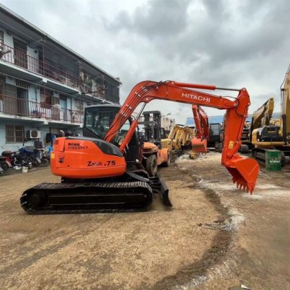 日立Zx75挖掘机