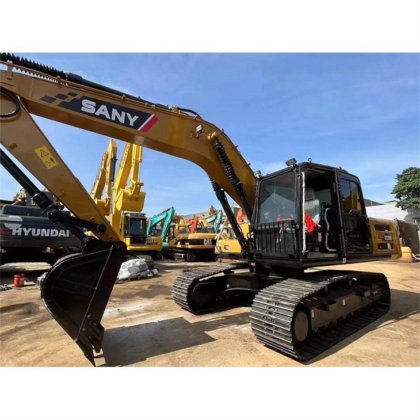 三一SY215C挖掘机