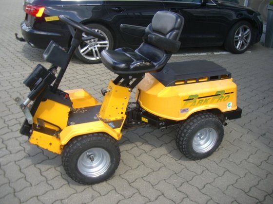 Gebraucht 2000 Stiga Park Pro 18 40669 in Steffenberg, Deutschland