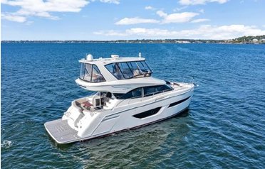 2020 Carver 52 Command Bridge