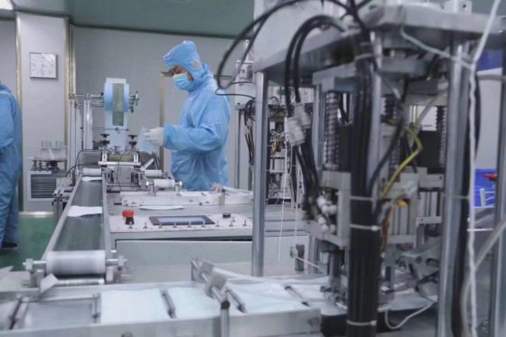 Dession Automatic mask machine/automatic mask