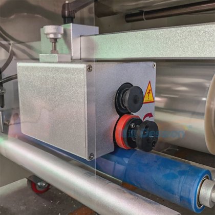 Dession のフル オートの小さい横の流れのパック包装機械アイス クリームのアイスキャンディーの包装機械