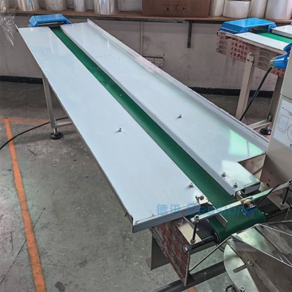 Dession のフル オートの小さい横の流れのパック包装機械アイス クリームのアイスキャンディーの包装機械