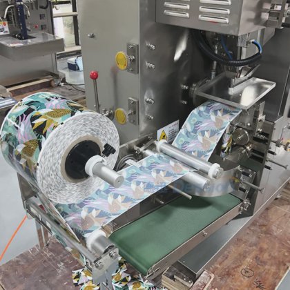 带标签和绳子的 Dession 全自动小茶叶袋过滤纸茶叶小袋包装机