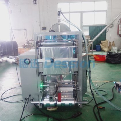 用于用塑料袋包装椰奶和椰子汁的 Dession 自动饮料包装机