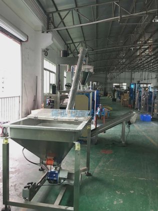 带螺旋计量装置的 Dession 500g 1kg 胡椒香料粉包装机