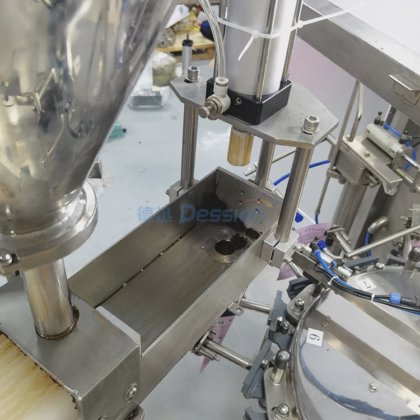 Dession 高质量自动立式拉链袋糖浆水烟袋预制袋包装机