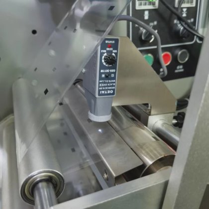 Dession 商用全自动水平式新鲜蔬菜和水果枕式包装机