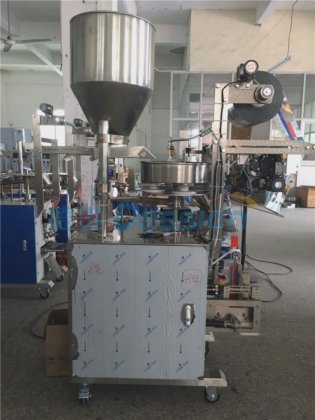 Dession 10gから50gまでの自動ハトムギ袋包装機（カップ測定付き）