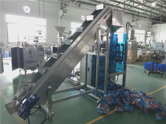 Dession 500 克年糕半自动高速包装机