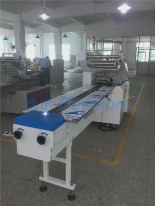 经 CE 认证的 Dession 清洁垫流动包装机和包装灌装机