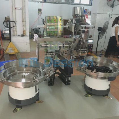 Dessionコーヒーカプセル充填機とパウチシール機