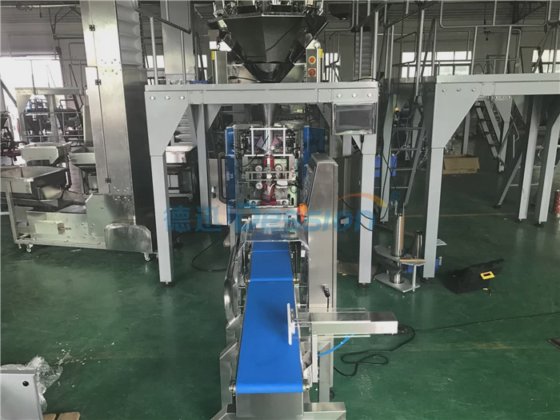 带称重检测的 Dession 牛肉丸立式包装灌装机