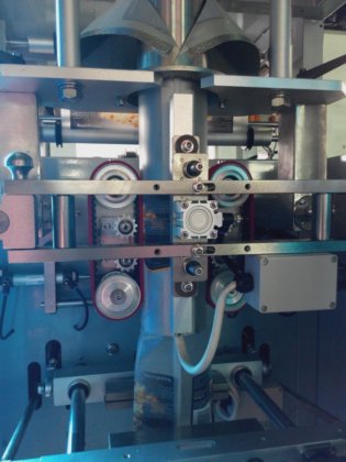 带自动液体包装机的 Dession 油袋包装机