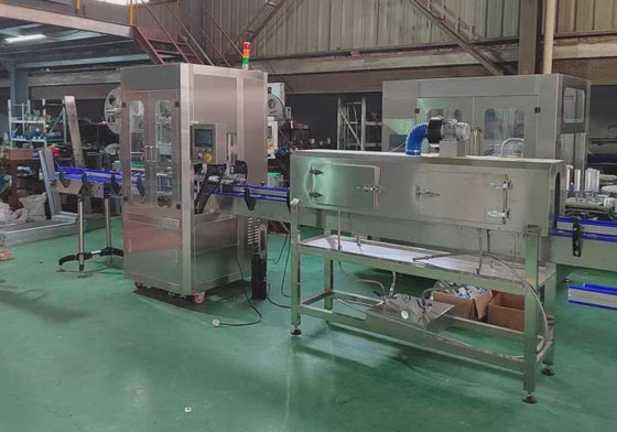 用于精油的 Dession 自动瓶颈收缩带贴标机、套标机