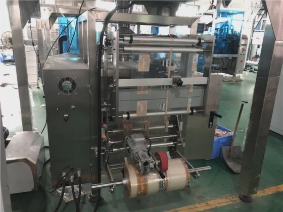 Dession 氮气充填自动意大利面包装机