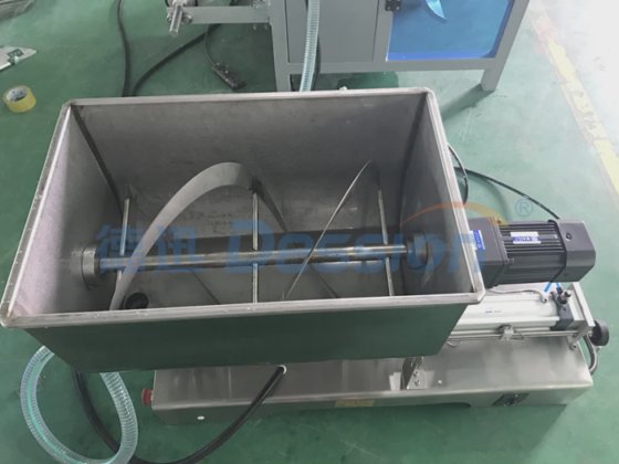 Dession Dession 全自动立式液体水牛奶咖啡饮料挎包包装机出厂价