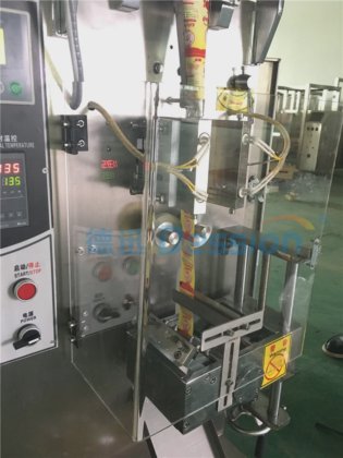 Dession 番茄酱小袋包装机