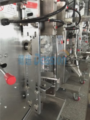 Dession 番茄酱小袋包装机