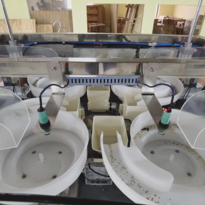 Dession の卸し売り自動三角形の茶葉の袋の詰物の小さいナイロン Pyramide 袋のハーブ茶包装機械