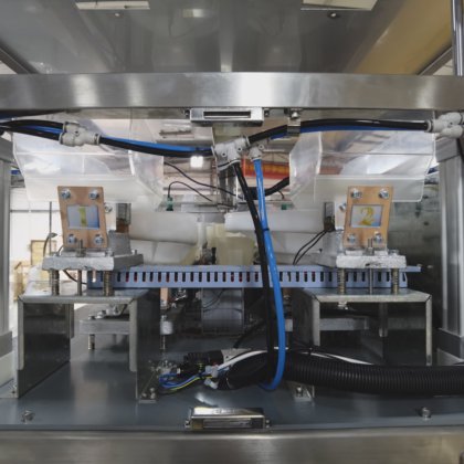 Dession の卸し売り自動三角形の茶葉の袋の詰物の小さいナイロン Pyramide 袋のハーブ茶包装機械