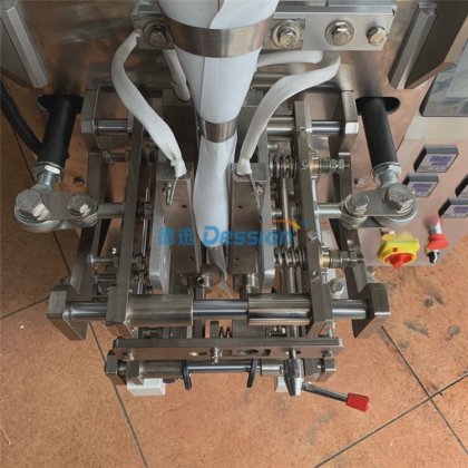 Dession 硅胶包干燥剂小袋包装机